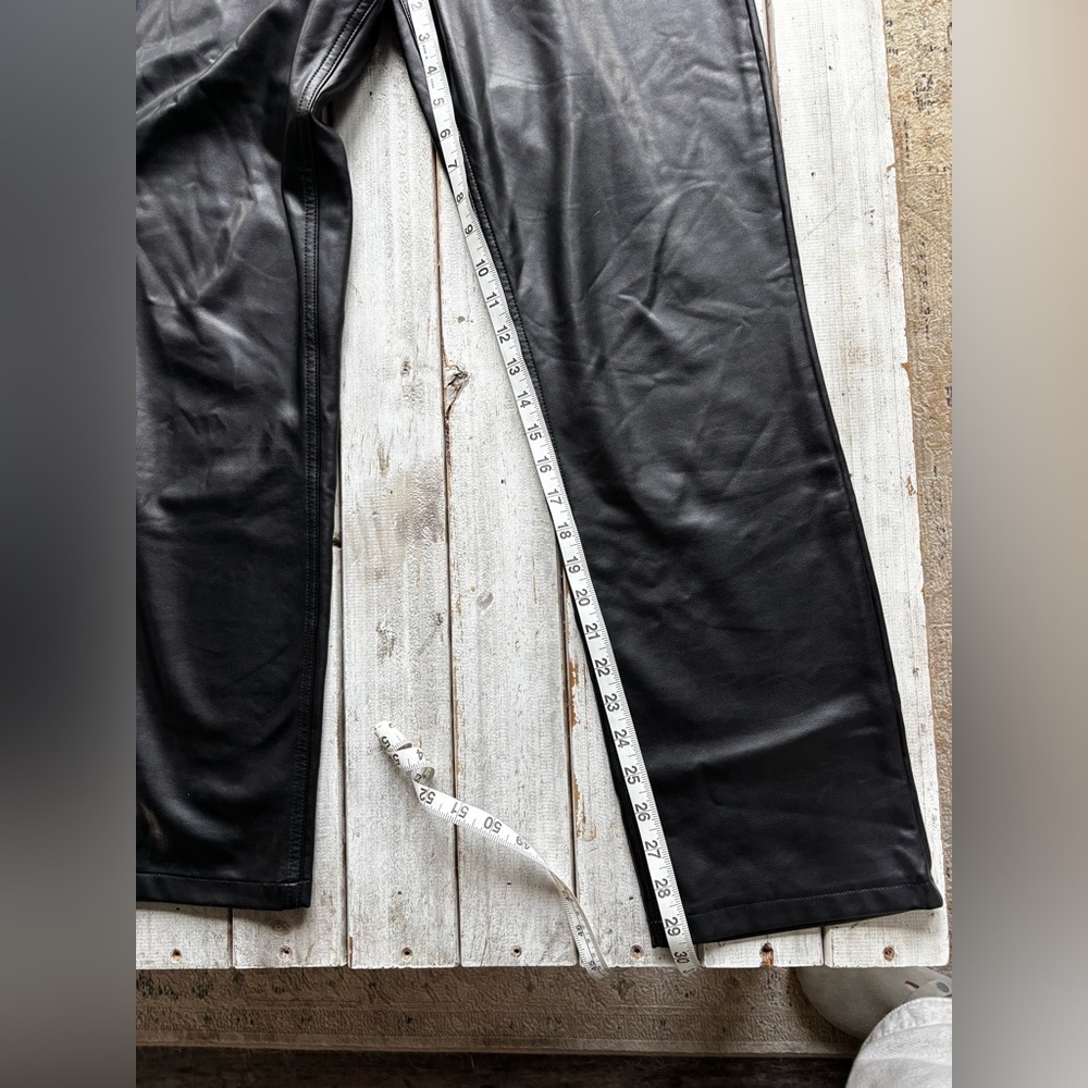 Abercrombie&Fitch 90s Straight Ultra High Rise Curve Love Faux Leather Pants  29 - Picture 3 of 12